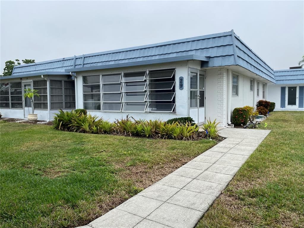 1901 ANDOVER WAY UNIT B-29 SUN CITY CENTER, FL 33573
