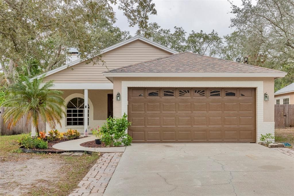 1898 LILLIAN AVENUE TARPON SPRINGS, FL 34689