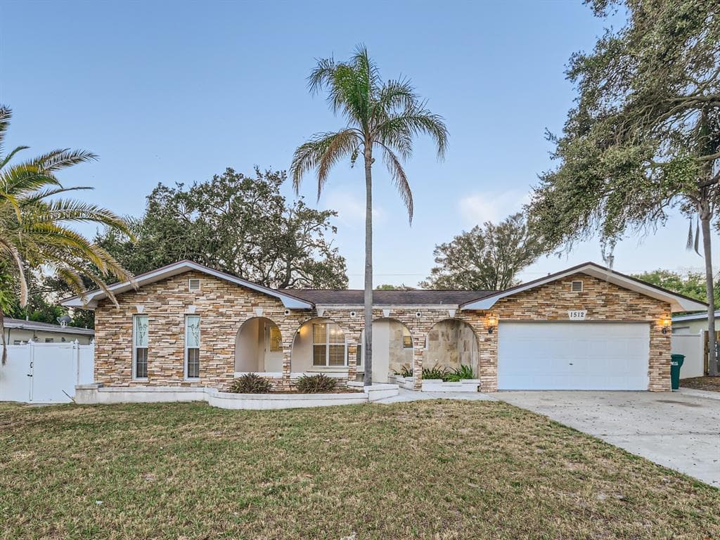 1512 PINEAPPLE LANE CLEARWATER, FL 33759