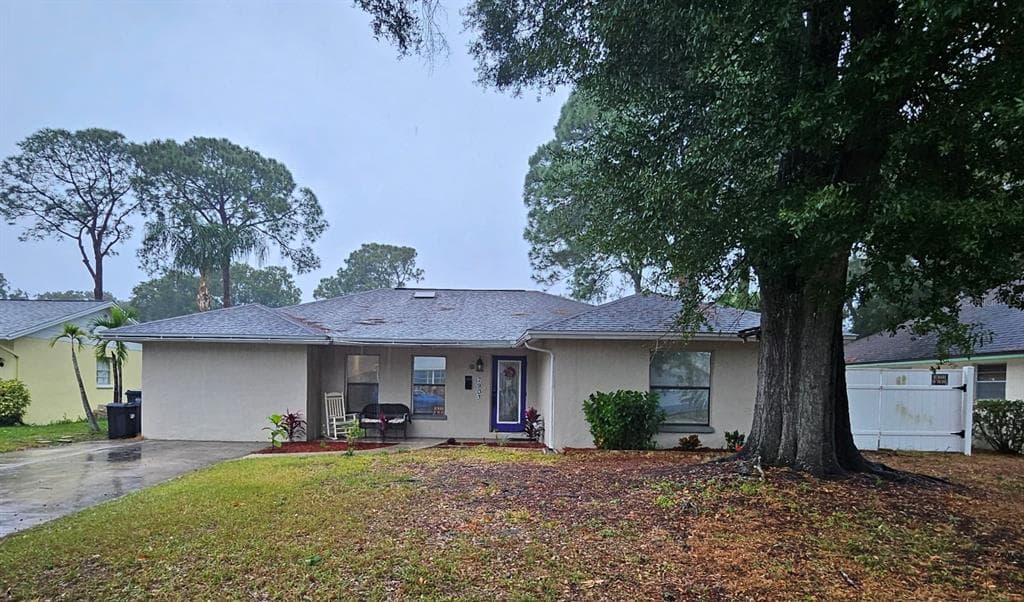 7903 W POCAHONTAS AVENUE TAMPA, FL 33615