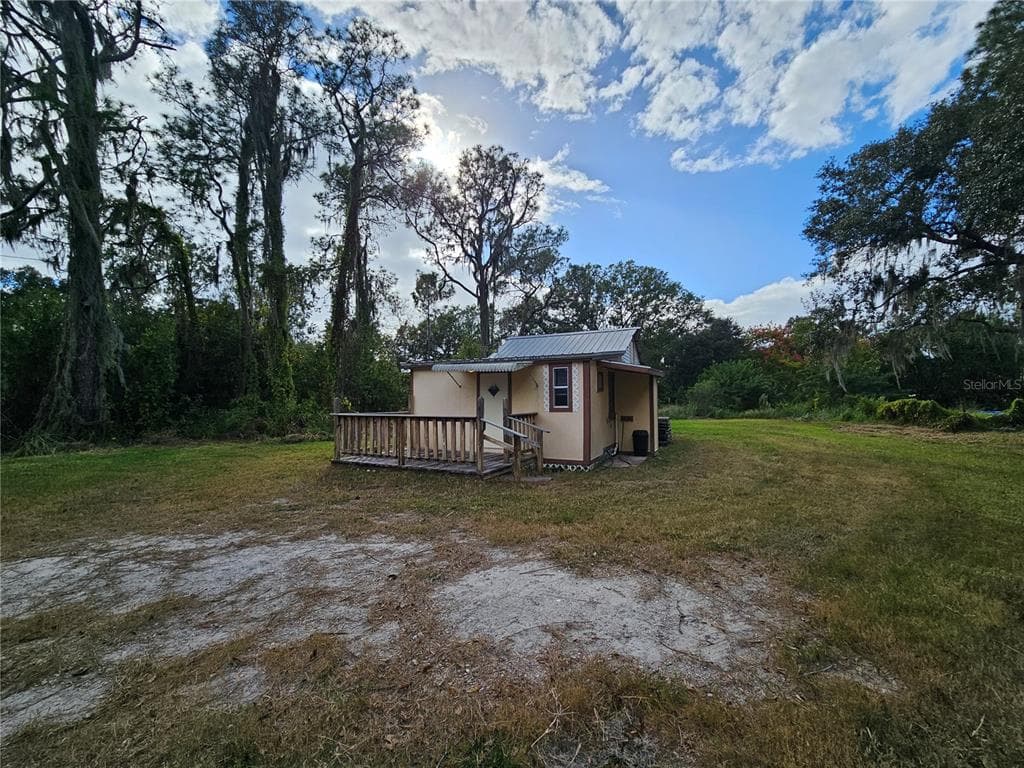 1115 NOKOMIS AVENUE LAKELAND, FL 33815