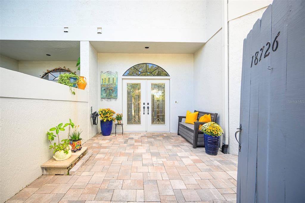 18726 WIMBLEDON CIRCLE LUTZ, FL 33558