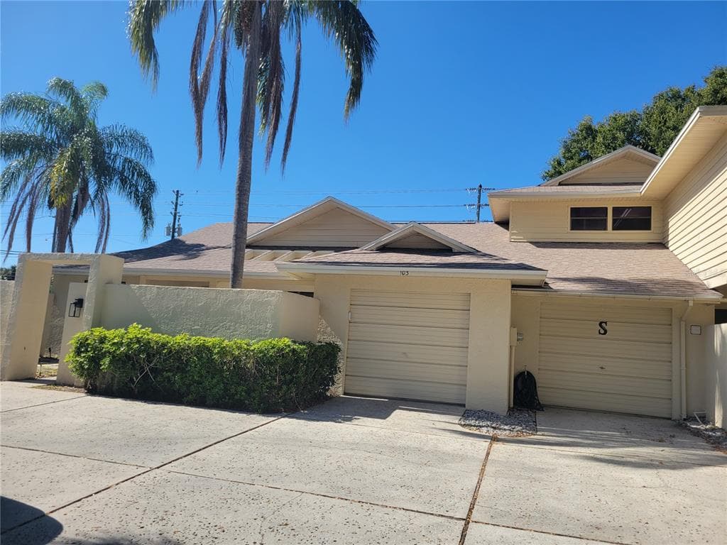 103 COLONY SOUTH DRIVE TARPON SPRINGS, FL 34689