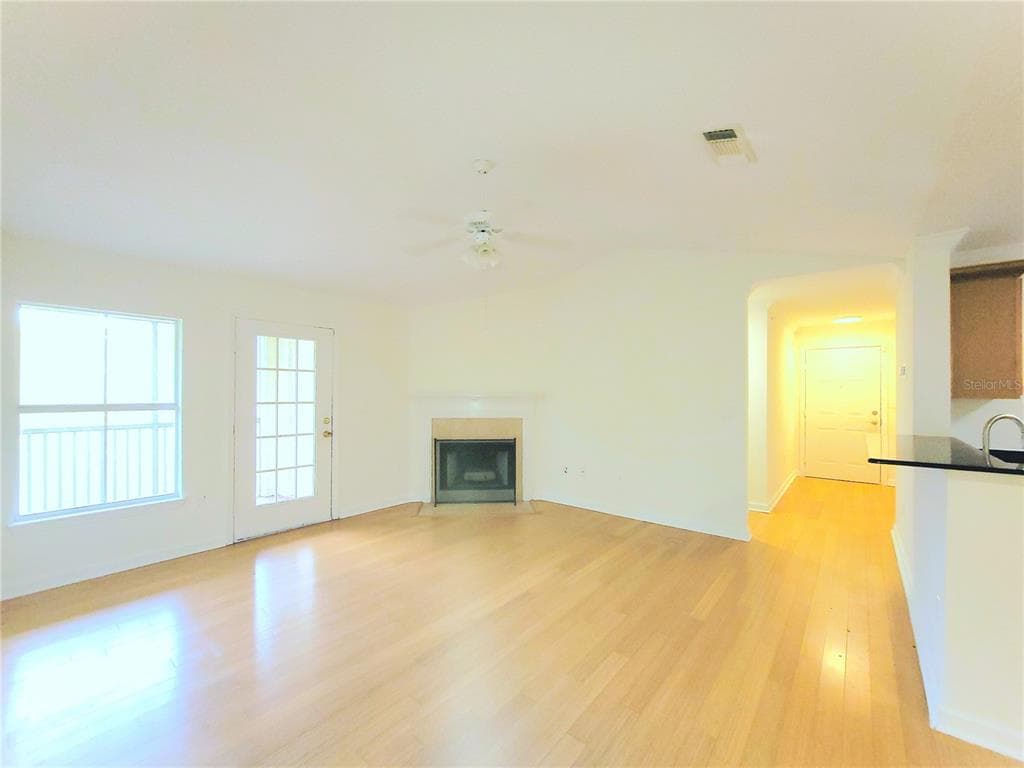 18191 STERLING GATE CIRCLE TAMPA, FL 33647