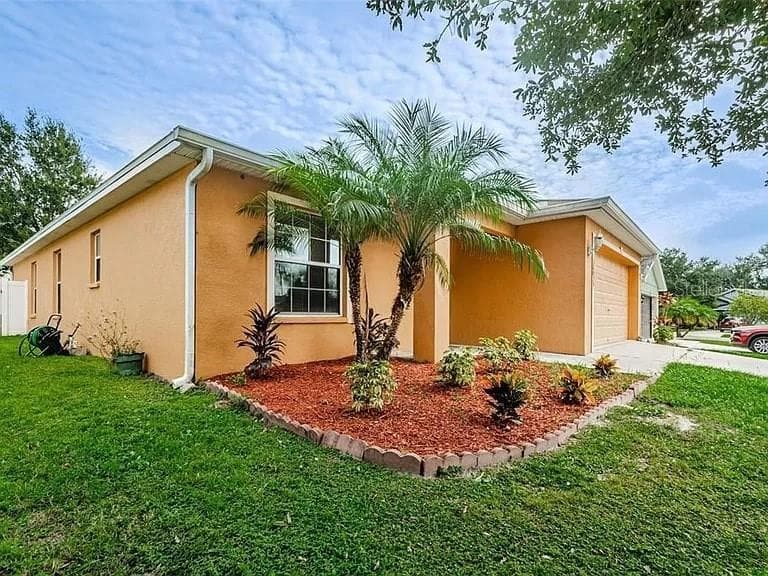 36035 LAGUNA HILLS CIRCLE ZEPHYRHILLS, FL 33541