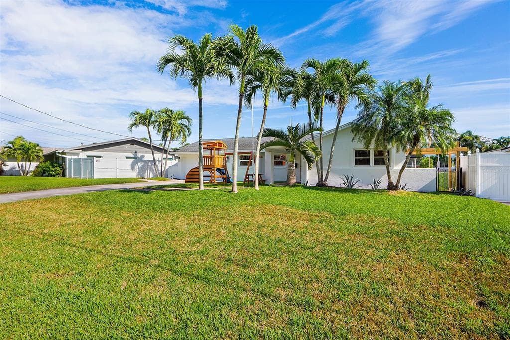 3933 13TH WAY NE ST PETERSBURG, FL 33703
