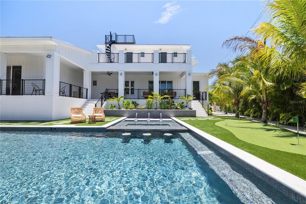 502 KEY ROYALE DRIVE