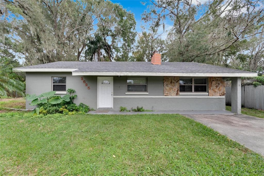 2525 DONS PLACE LAKELAND, FL 33801