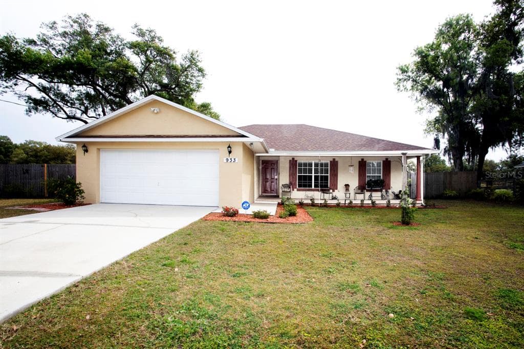 933 MORNING STAR DRIVE LAKELAND, FL 33810
