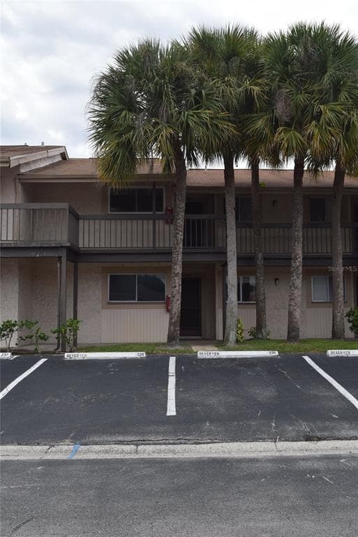 6332 NEWTOWN CIRCLE UNIT 32B2 TAMPA, FL 33615