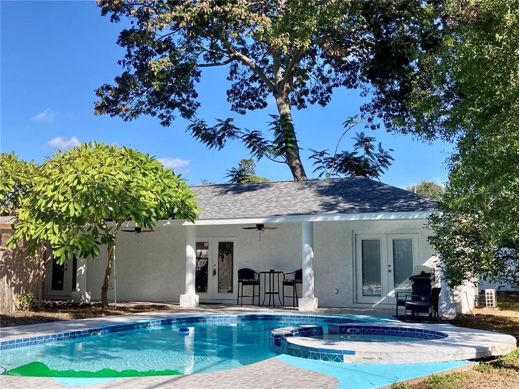 2442 69TH AVENUE S ST PETERSBURG, FL 33712