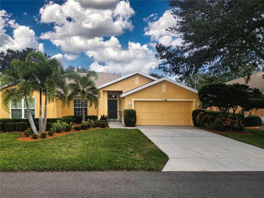 2233 WORTHINGTON GREENS DRIVE UNIT 14 SUN CITY CENTER, FL 33573