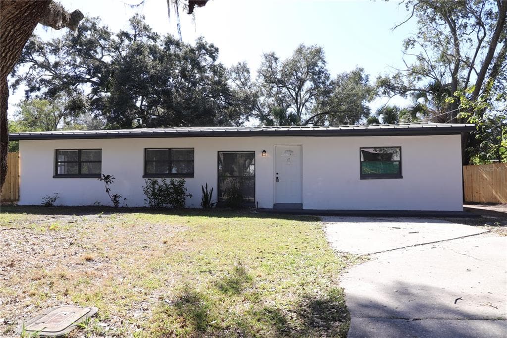 305 LIME TREE ROAD TAMPA, FL 33619