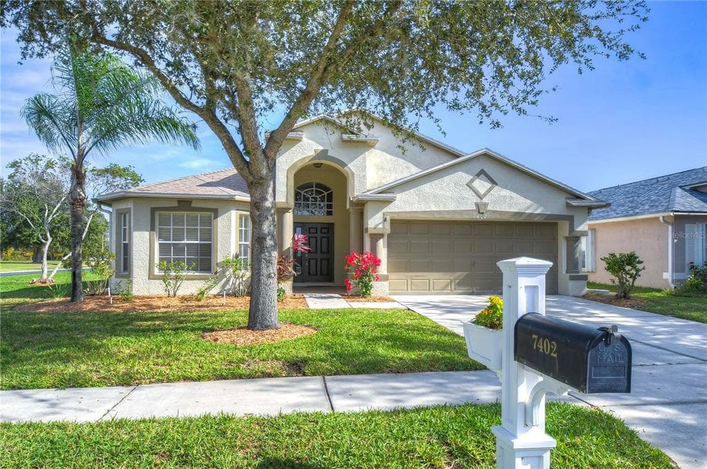 7402 PULTENEY DRIVE WESLEY CHAPEL, FL 33545