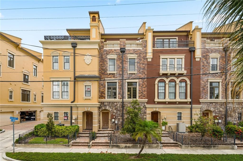 2238 SOHO BAY COURT