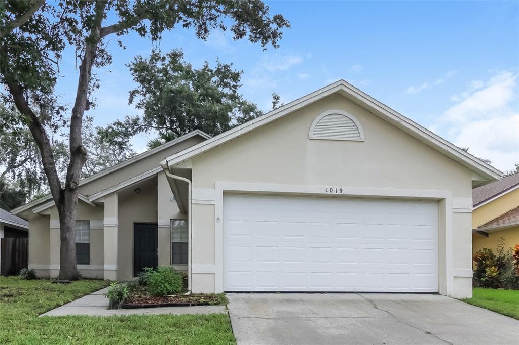 1019 HENSON COURT OVIEDO, FL 32765