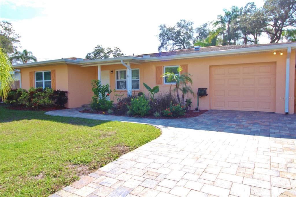 1095 JACKMAR ROAD DUNEDIN, FL 34698