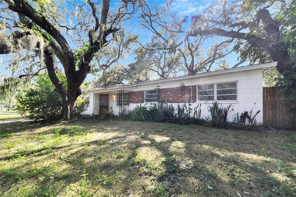 1817 E ANNONA AVENUE TAMPA, FL 33612