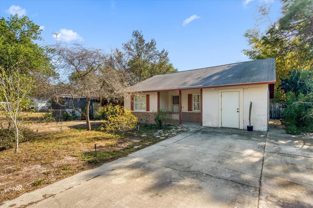 628 PENT STREET TARPON SPRINGS, FL 34689
