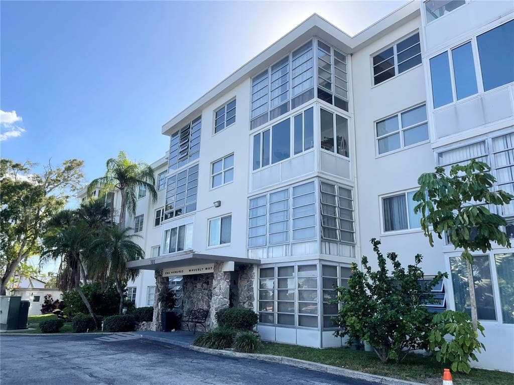 100 WAVERLY WAY UNIT 201 CLEARWATER, FL 33756