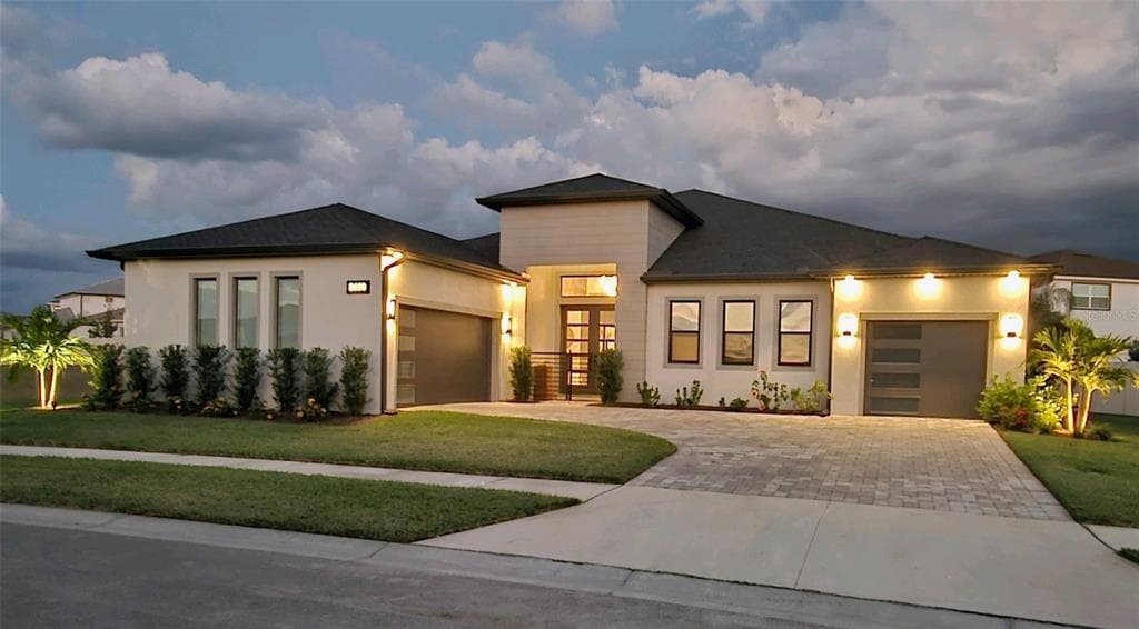 8650 SANDERS TREE LOOP WESLEY CHAPEL, FL 33545