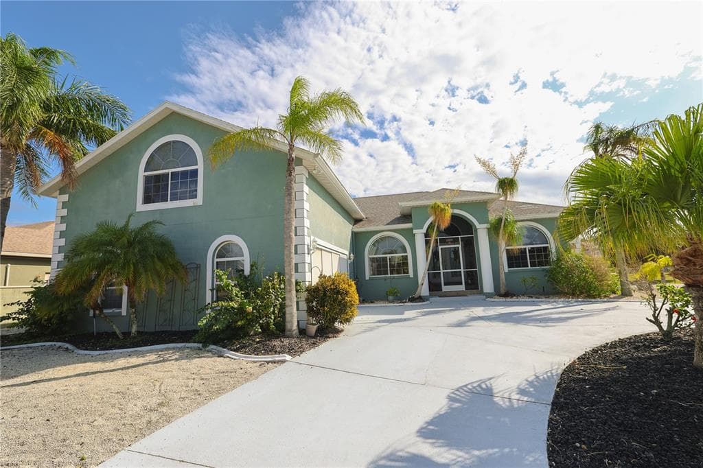 812 BUNKER VIEW DRIVE APOLLO BEACH, FL 33572