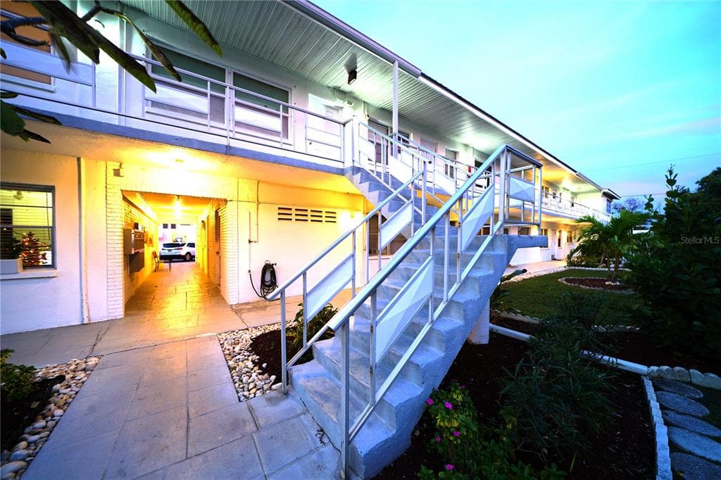 5875 18TH STREET N UNIT 14 ST PETERSBURG, FL 33714