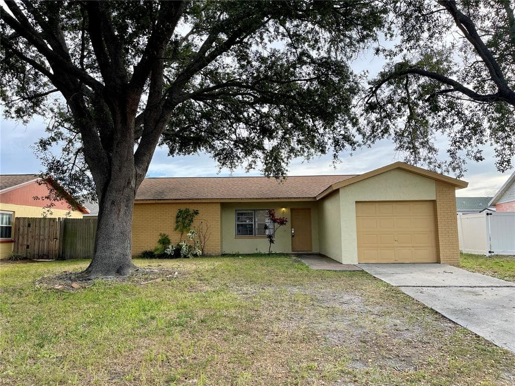 905 OLD FIELD DRIVE BRANDON, FL 33511