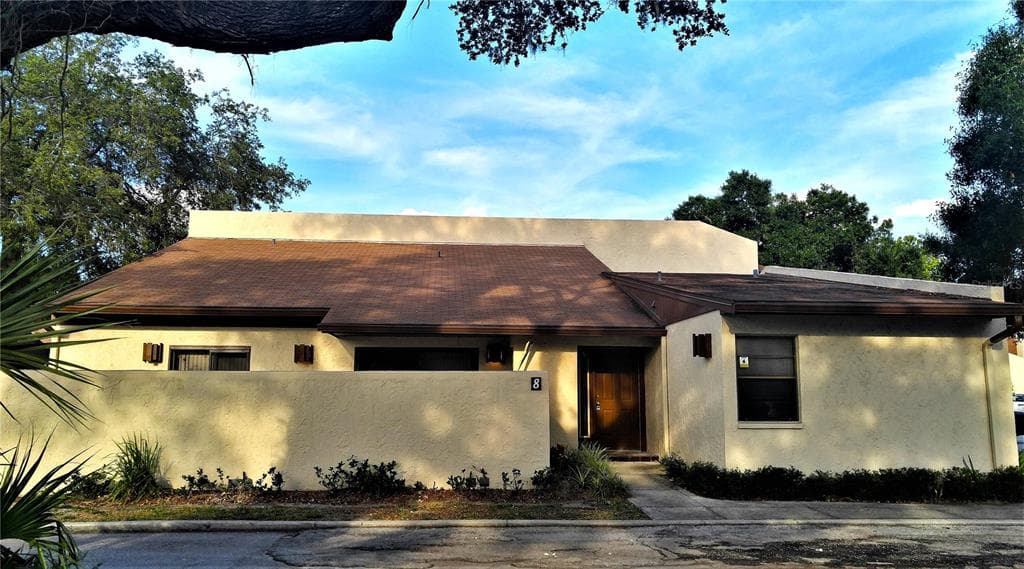 1880 N CRYSTAL LAKE DRIVE UNIT 8 LAKELAND, FL 33801