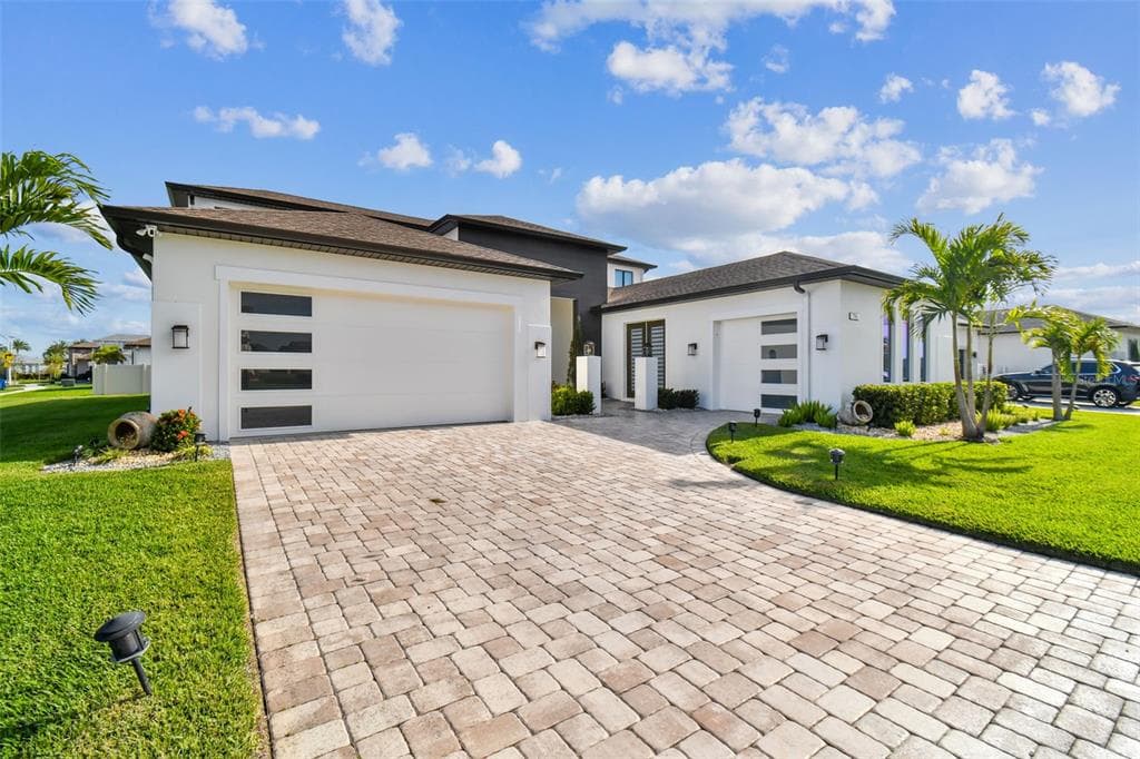 7786 ROMA DUNE DRIVE