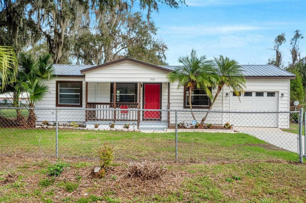 1506 W KNIGHTS GRIFFIN ROAD