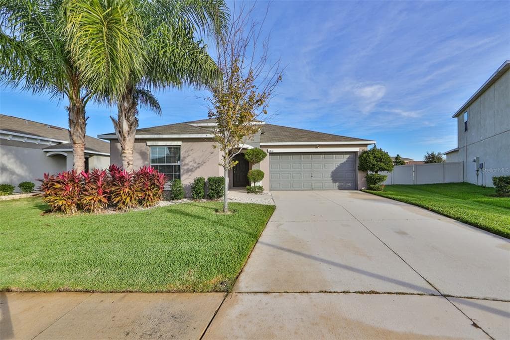 6810 HAZELNUT SPICE DRIVE SUN CITY CENTER, FL 33573