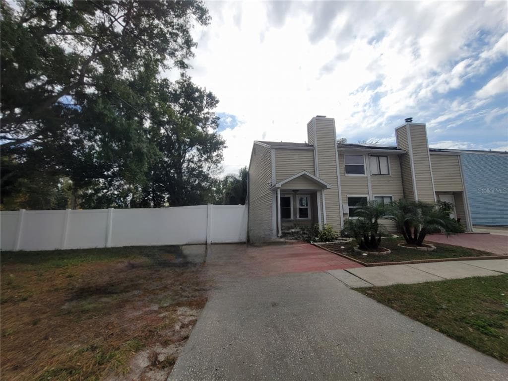 6402 ROCKPOINTE DRIVE TAMPA, FL 33634