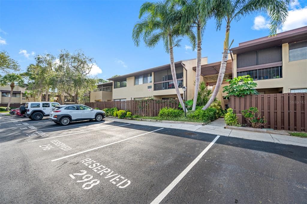 890 N VILLAGE DRIVE N UNIT 103 ST PETERSBURG, FL 33716