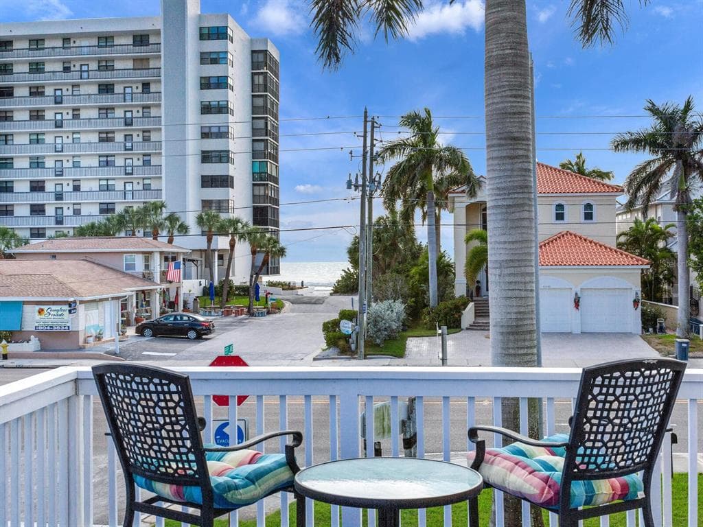 15501 GULF BOULEVARD REDINGTON BEACH, FL 33708
