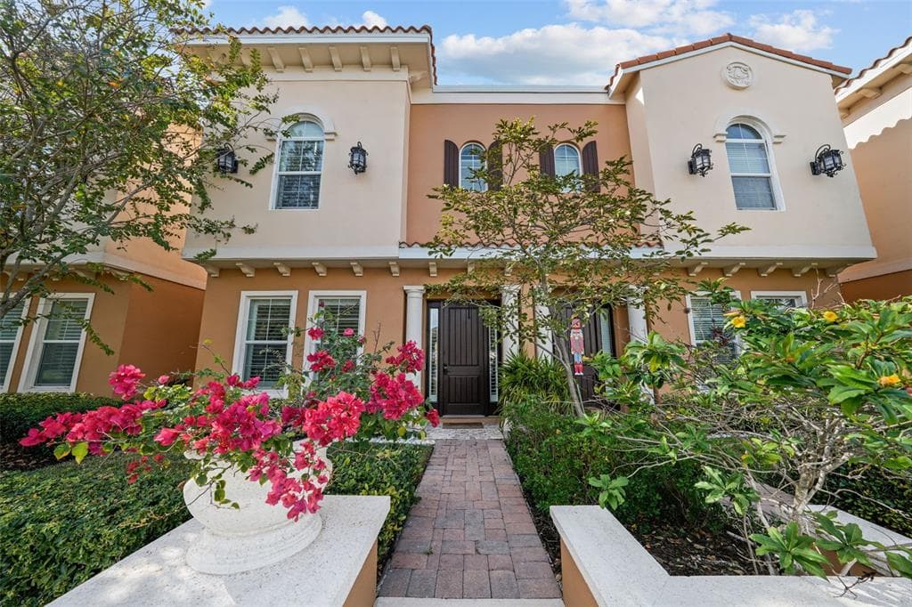 3613 S MACDILL AVENUE TAMPA, FL 33629