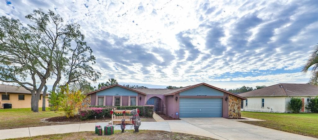 228 EASTPOINT COURT SPRING HILL, FL 34606