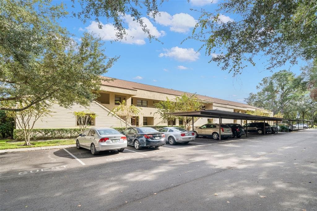 4967 PURITAN CIRCLE UNIT 421 TAMPA, FL 33617