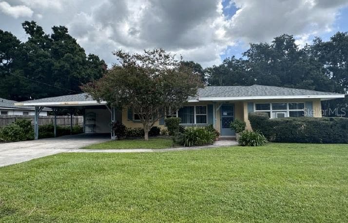 5835 LAKE BREEZE AVENUE LAKELAND, FL 33809