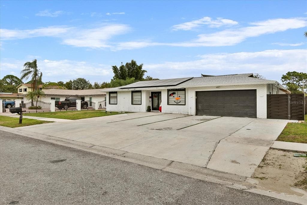 7515 MEADOW DRIVE TAMPA, FL 33634