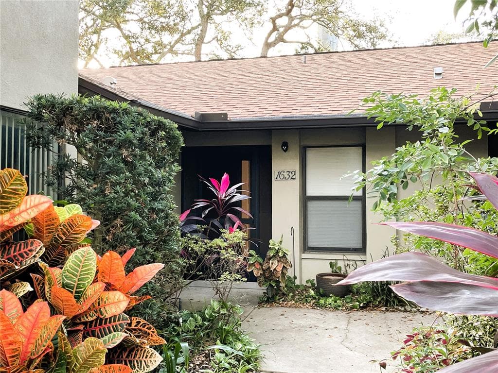 1632 HAMILTON COURT DUNEDIN, FL 34698