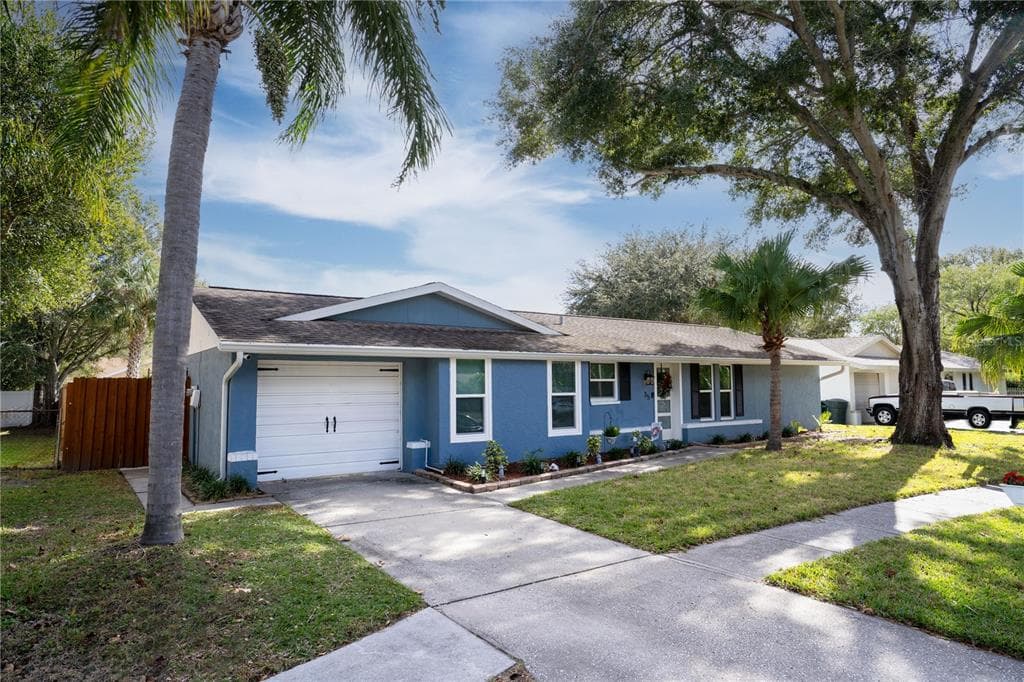 35 VALENCIA CIRCLE SAFETY HARBOR, FL 34695