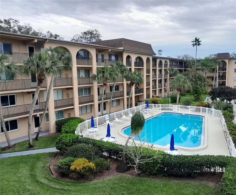 2525 W BAY DRIVE UNIT C-34 BELLEAIR BLUFFS, FL 33770
