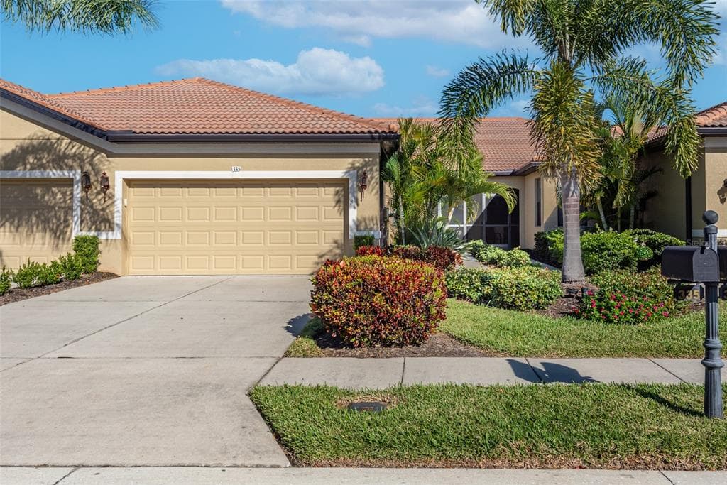 335 BLUEWATER FALLS COURT APOLLO BEACH, FL 33572