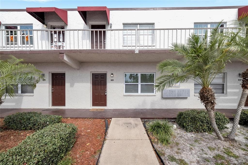 9105 W HILLSBOROUGH AVENUE UNIT I103