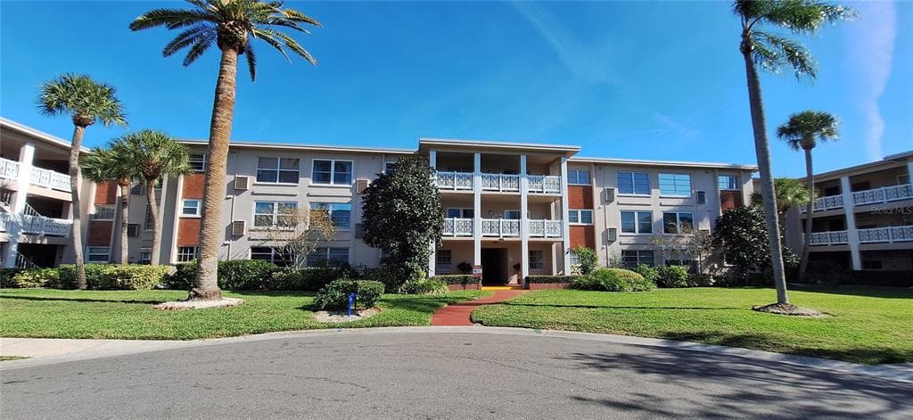 3125 36TH STREET N UNIT 304 ST PETERSBURG, FL 33713