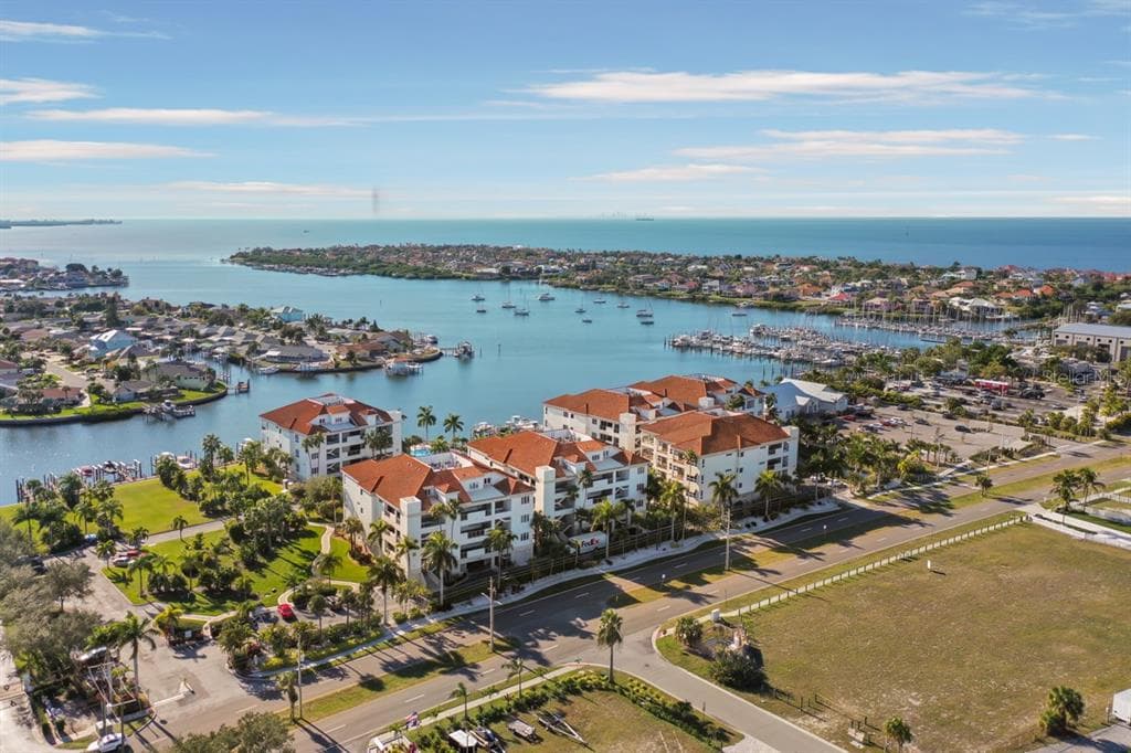 1022 BELLASOL WAY UNIT 5203 APOLLO BEACH, FL 33572