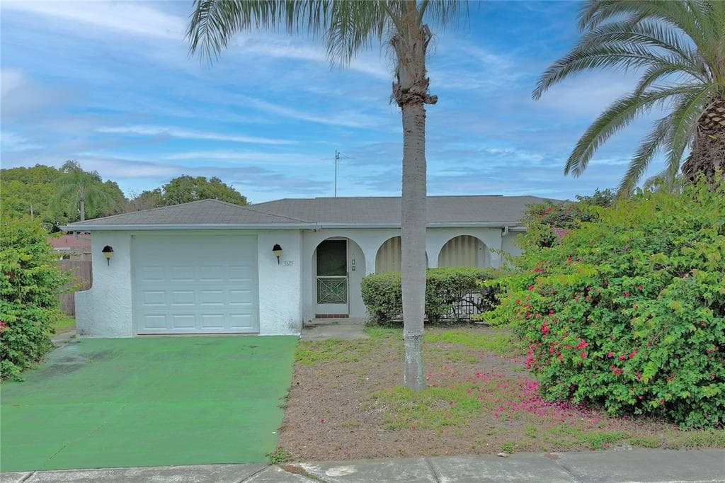 3525 WARBLER DRIVE NEW PORT RICHEY, FL 34652