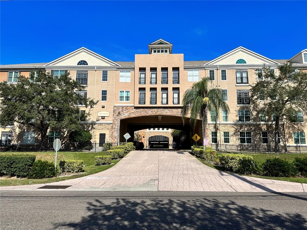 4221 W SPRUCE STREET UNIT 1208