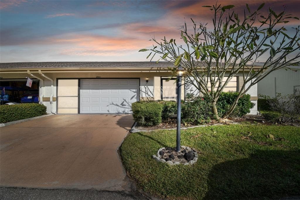2004 HEREFORD DRIVE SUN CITY CENTER, FL 33573